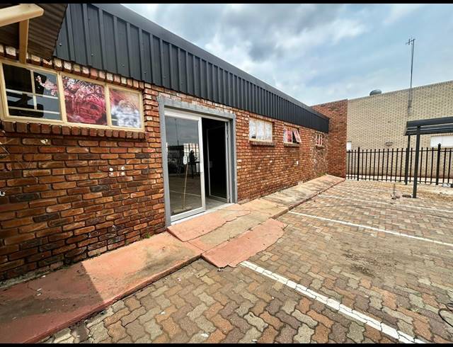 M² BUSINESS CENTRE FOR SALE IN ANNADALE